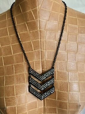 NWOT Triple Chevron Black Rhinestone Adjustable Necklace